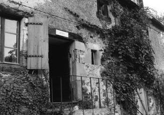 Porte d'entrée de l'espace d'accueil ; 1986 (c) Fonds ASFSL, série 114J, AD24